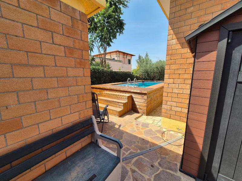 Moderna villa con piscina a due Passi dal Golf Club