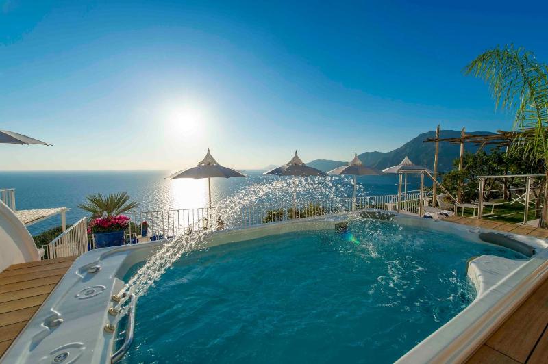 My Exclusive Italy - Exclusive Villa in Praiano with Pool & View