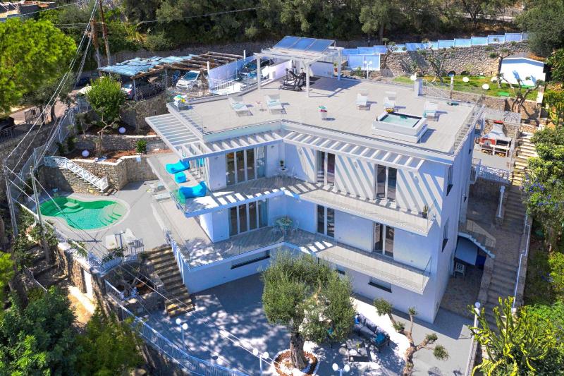 My Exclusive Italy - Villa by the beach with sea-view and Luxury amenities