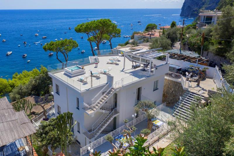My Exclusive Italy - Villa by the beach with sea-view and Luxury amenities