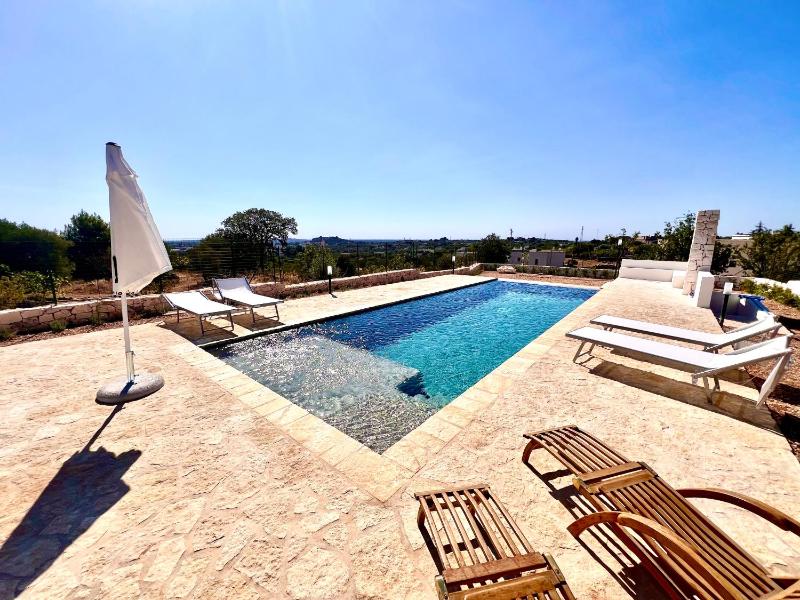 Ostuni BLOOM piscina acqua salata vista mare