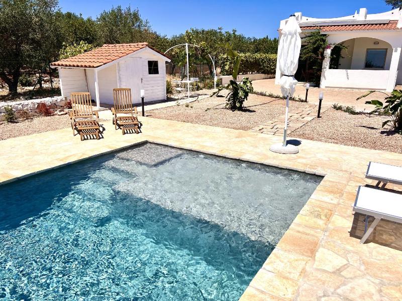 Ostuni BLOOM piscina acqua salata vista mare