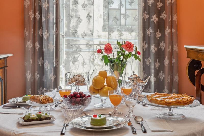 Palazzo Di Lorenzo - Exclusive Palace with Panoramic Terrace and Minipool