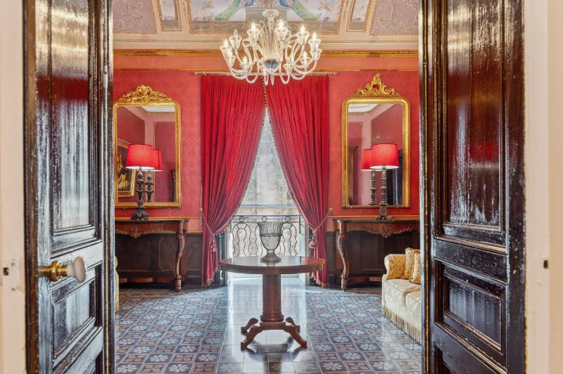 Palazzo Di Lorenzo - Exclusive Palace with Panoramic Terrace and Minipool