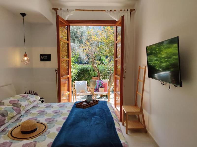 Panoramic Villa with Heated Pool & Whirlpool, WI-FI, Garden - Beach Side - 200mt from the sea