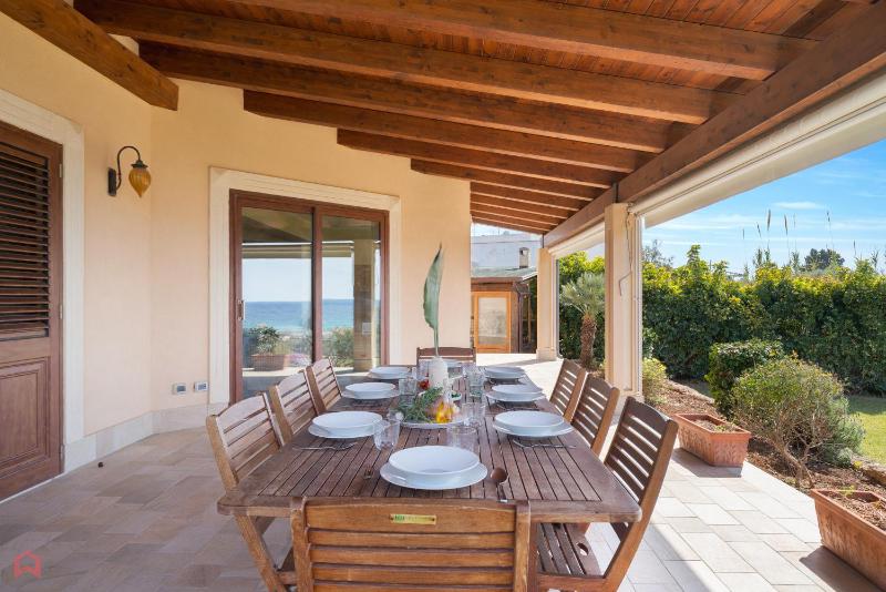 Panoramica Villa con Piscina sul Mare (Sanificata)