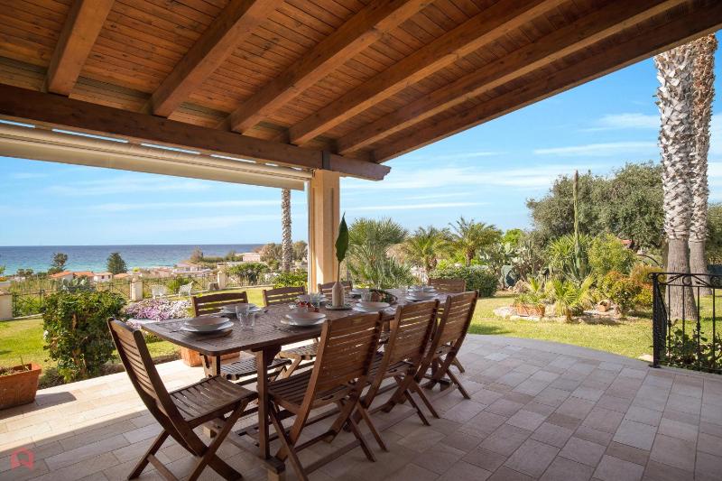 Panoramica Villa con Piscina sul Mare (Sanificata)