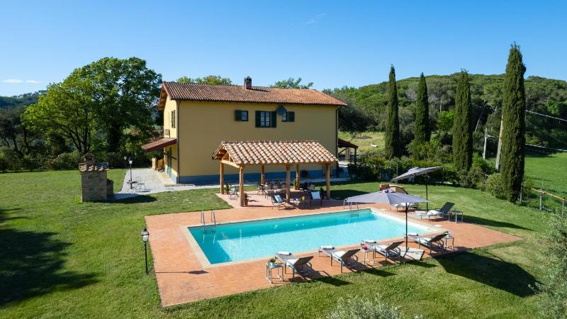 Podere Capanna - Il Tuo Rifugio di Relax nella Campagna Toscana
