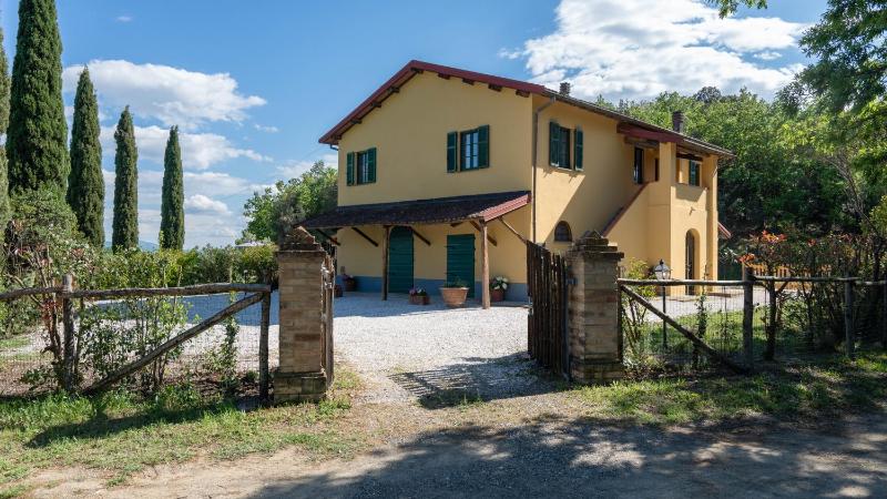 Podere Capanna - Il Tuo Rifugio di Relax nella Campagna Toscana