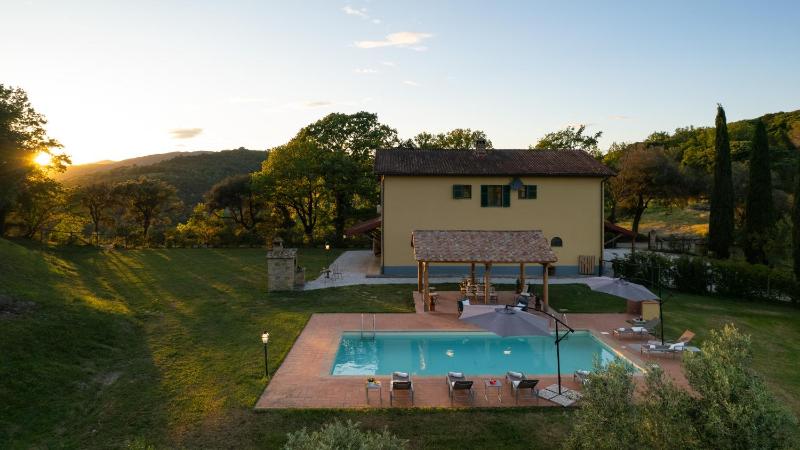 Podere Capanna - Il Tuo Rifugio di Relax nella Campagna Toscana
