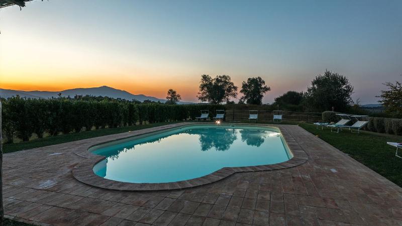 PODERE DI SALCI 10, Emma Villas