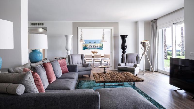 PORTOVERDE BEACH VILLA 12, Emma Villas