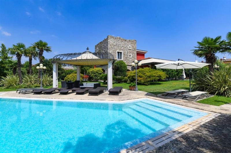 Private Luxury Villa with Pool
