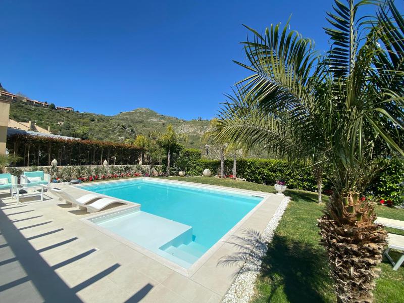 Private modern villa in Taormina