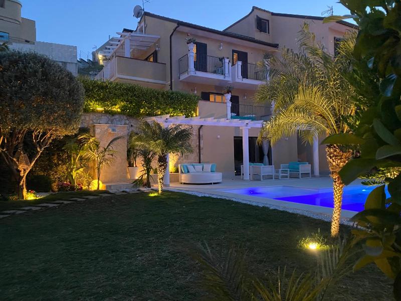 Private modern villa in Taormina