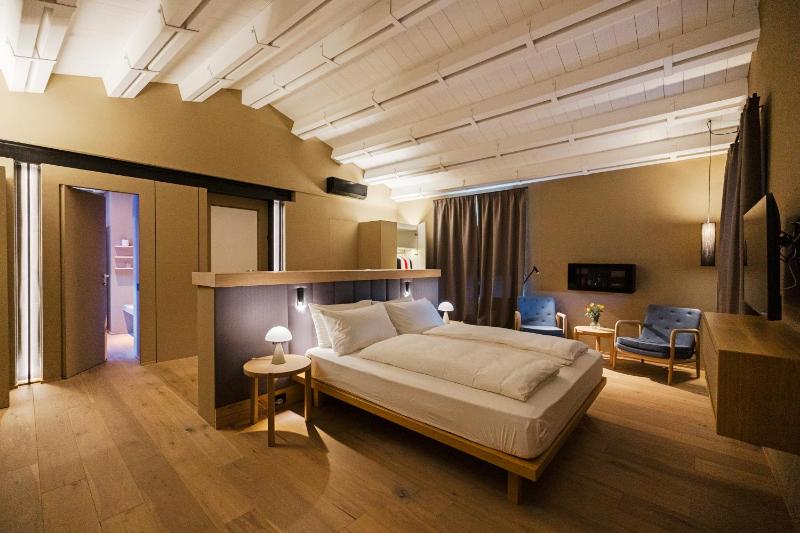 Rara Factory Design House