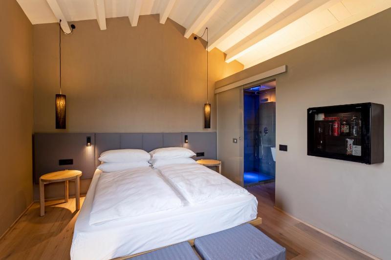 Rara Factory Design House