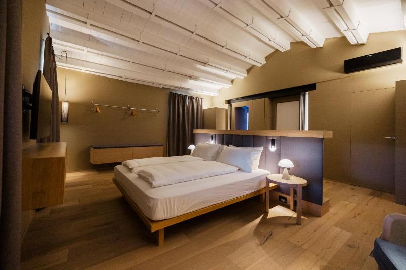 Rara Factory Design House