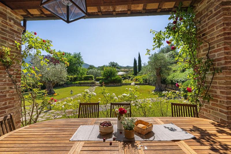 Scappo in Umbria, casale della quiete