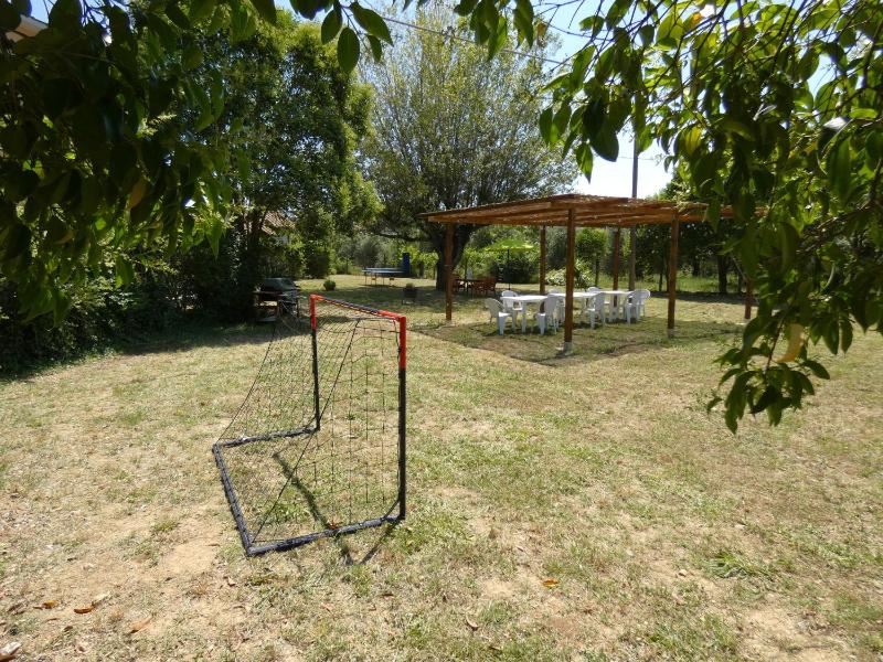 SCAPPO IN UMBRIA, Felicità 14a