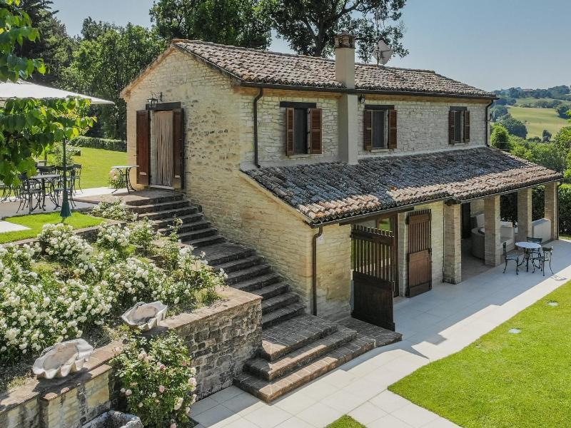 Scenic villa with heated pool