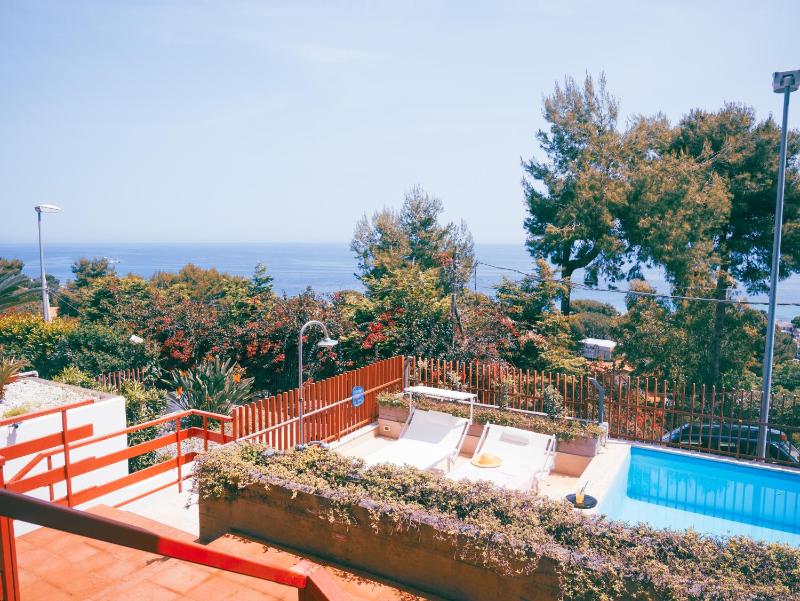 Sea apartment & pool 2