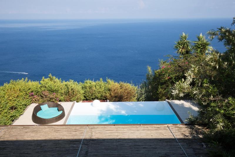 Sealight Villa Lipari - Vista e Piscina