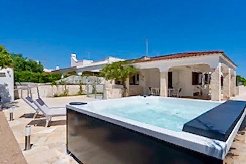 Seaside House - Exclusive Villa near the Beach with Jacuzzi - Ostuni