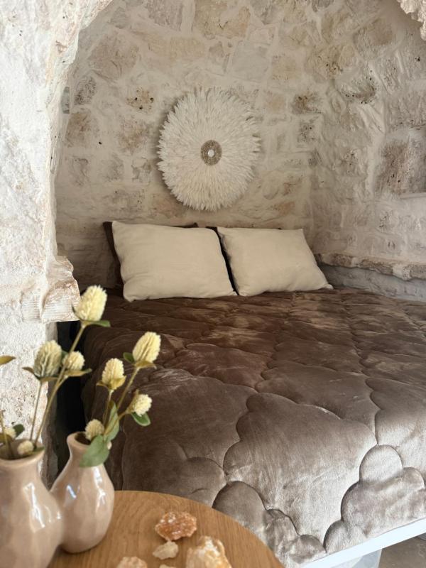 Siede la Terra - Trullo con piscina