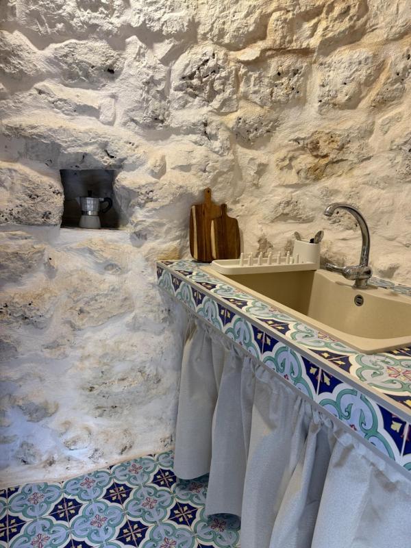 Siede la Terra - Trullo con piscina