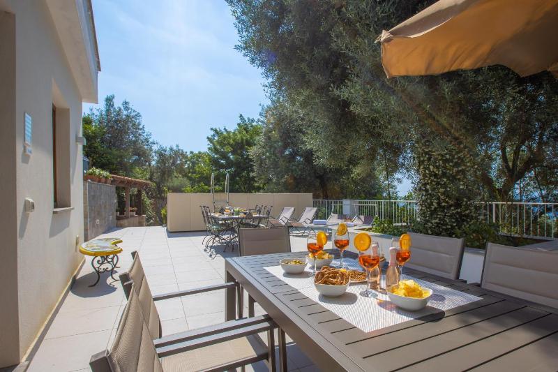 Sorrento Villa with Pool and Amazing Views