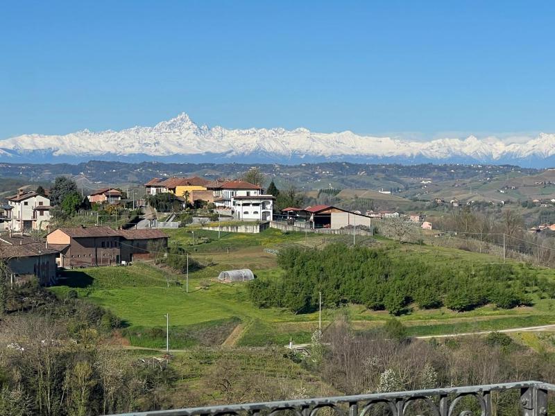 Splendid Villa Magna with Pool and Park - Langhe Hills