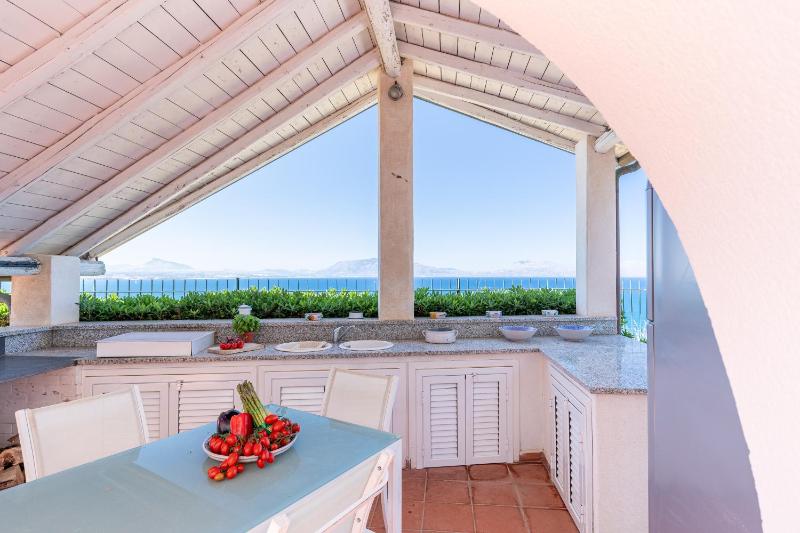 Splendida Villa con vista mozzafiato e piscina