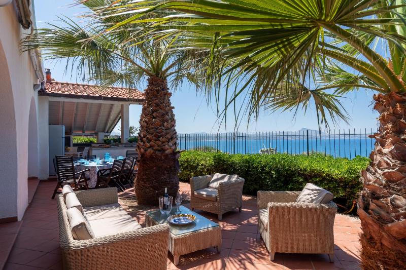 Splendida Villa con vista mozzafiato e piscina
