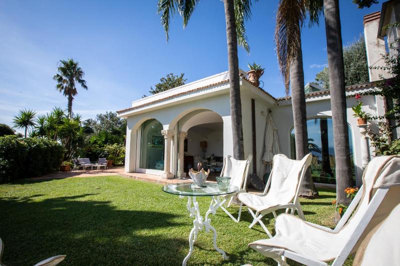 Starhost - Villa il Poggio Amalfi Coast with pool, garden and terrace