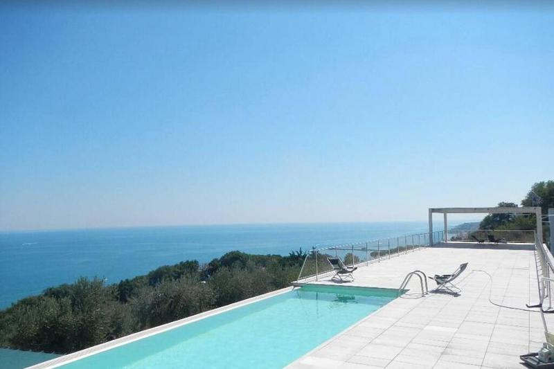 Stunning Design Villa with unique 180º sea views