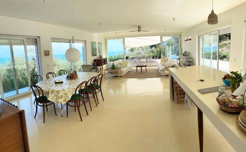 Stunning Design Villa with unique 180º sea views