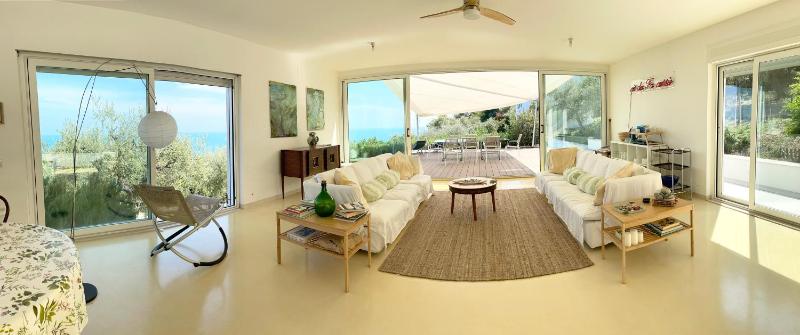 Stunning Design Villa with unique 180º sea views