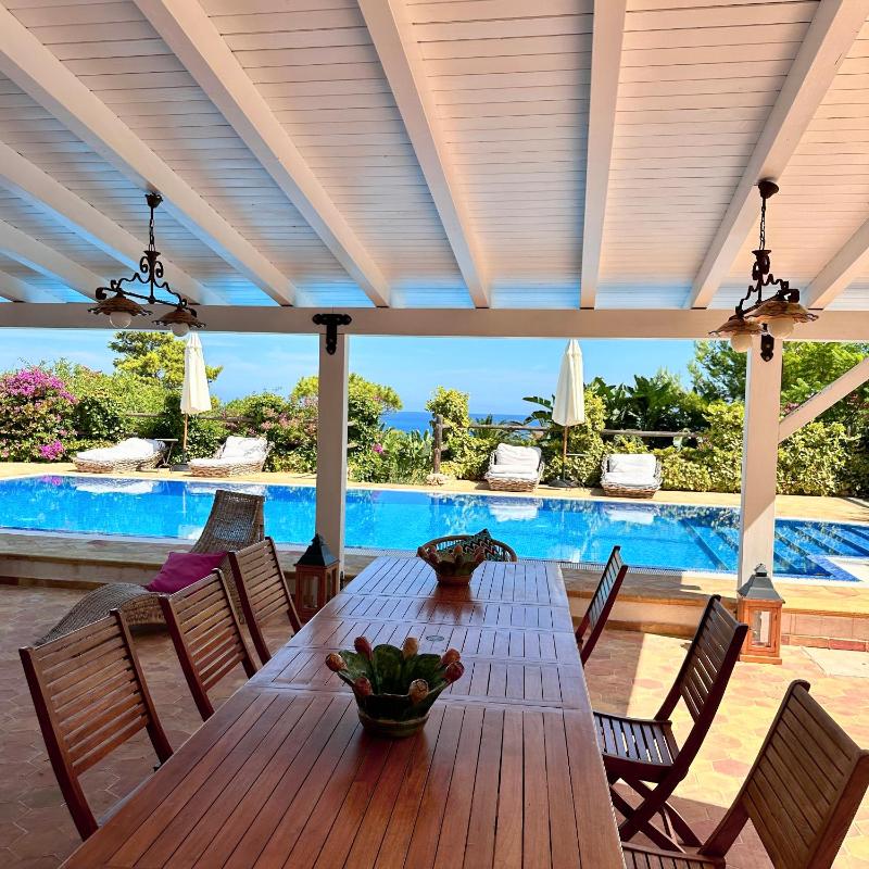 Stunning Seafront Villa in Scopello Pool & Jacuzzi