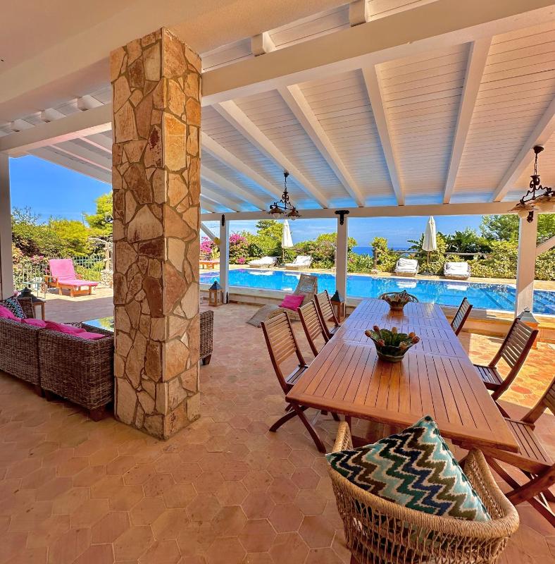 Stunning Seafront Villa in Scopello Pool & Jacuzzi
