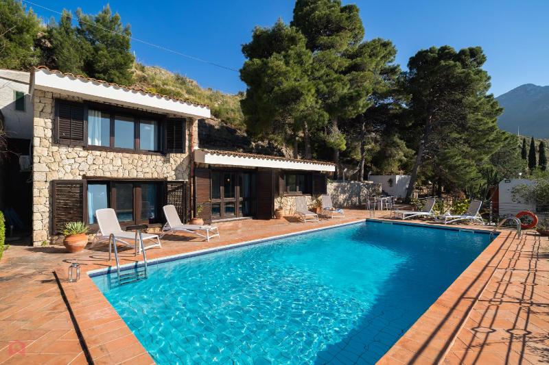 Stunning seaview villa