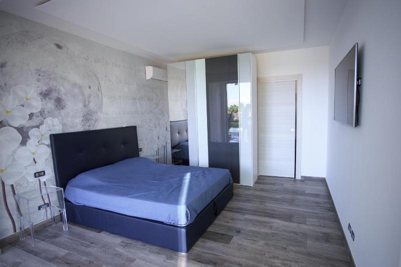 T Villa