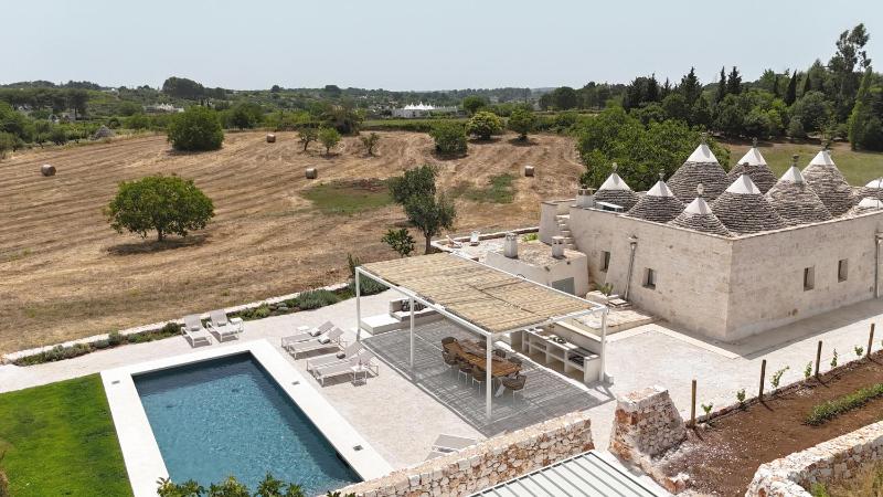 TD I Coni di Pinurè Trulli with Scenic Valley View