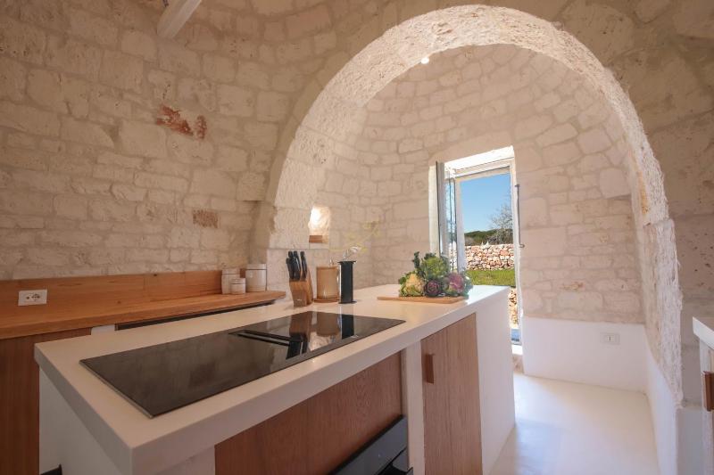 TD I Coni di Pinurè Trulli with Scenic Valley View