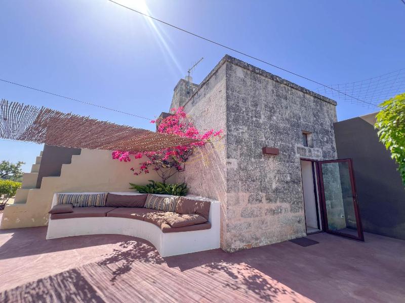 TD Torretta Macramè amid the Mediterranean scrub