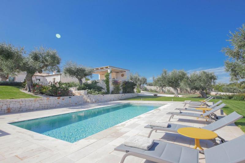 TD Trulli Lorusso Design Luxury Trulli with Pool