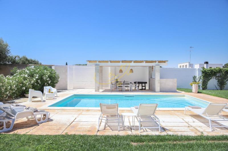 TD Villa Patrizia Pool & Alfresco Kitchen