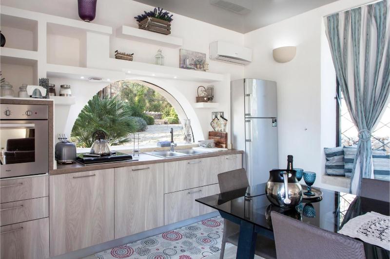 Tenuta Bouganville With Garden And Pool - Happy Rentals