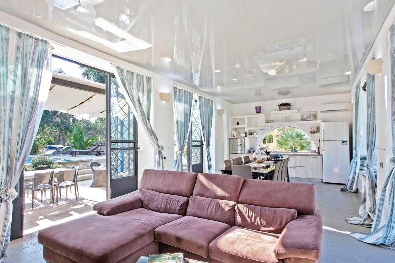 Tenuta Bouganville With Garden And Pool - Happy Rentals