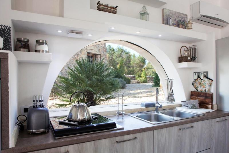 Tenuta Bouganville With Garden And Pool - Happy Rentals